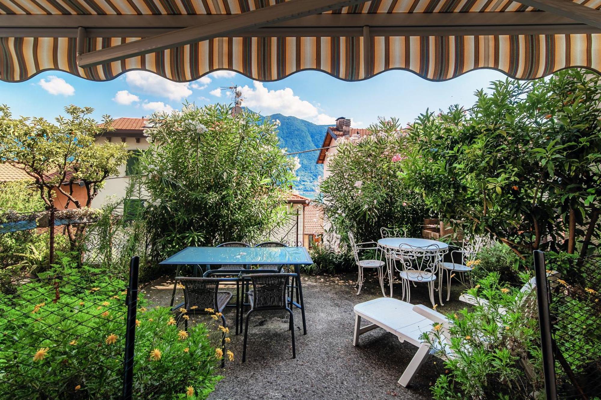 Delizioso Bilocale Vista Lago Colonno Eksteriør bilde