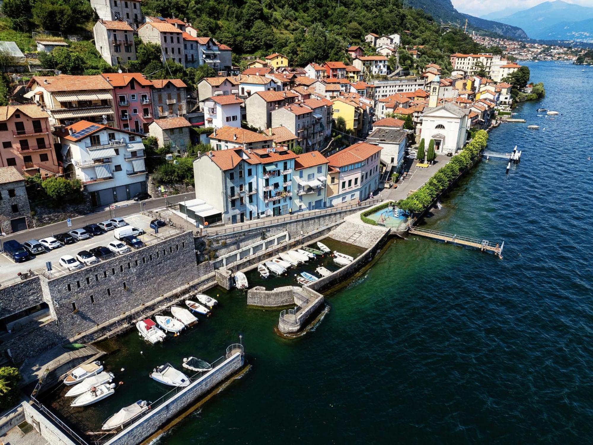Delizioso Bilocale Vista Lago Colonno Eksteriør bilde