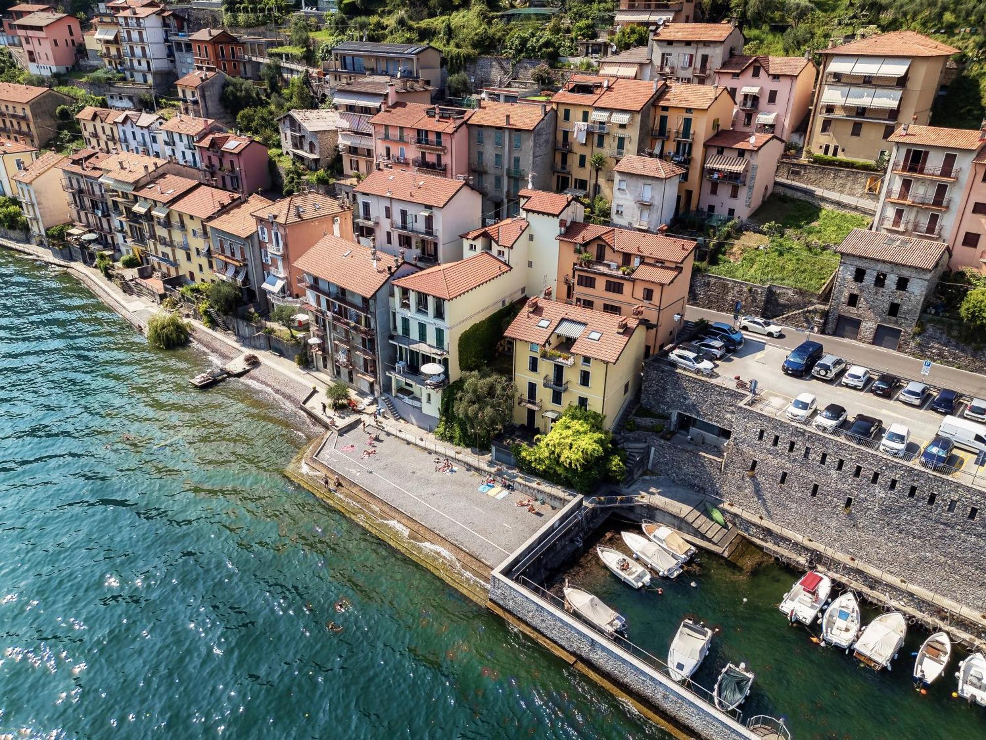Delizioso Bilocale Vista Lago Colonno Eksteriør bilde