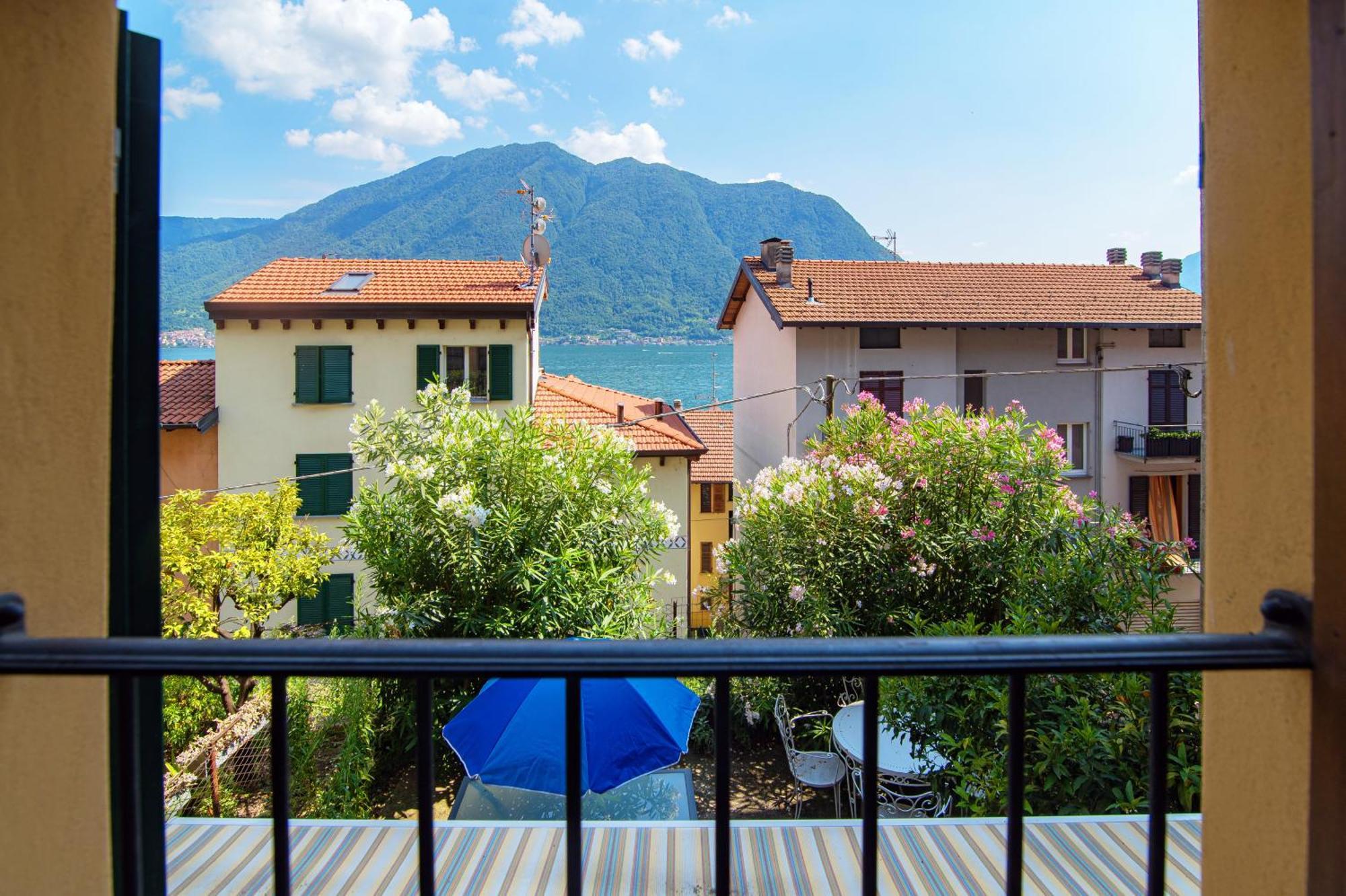 Delizioso Bilocale Vista Lago Colonno Eksteriør bilde