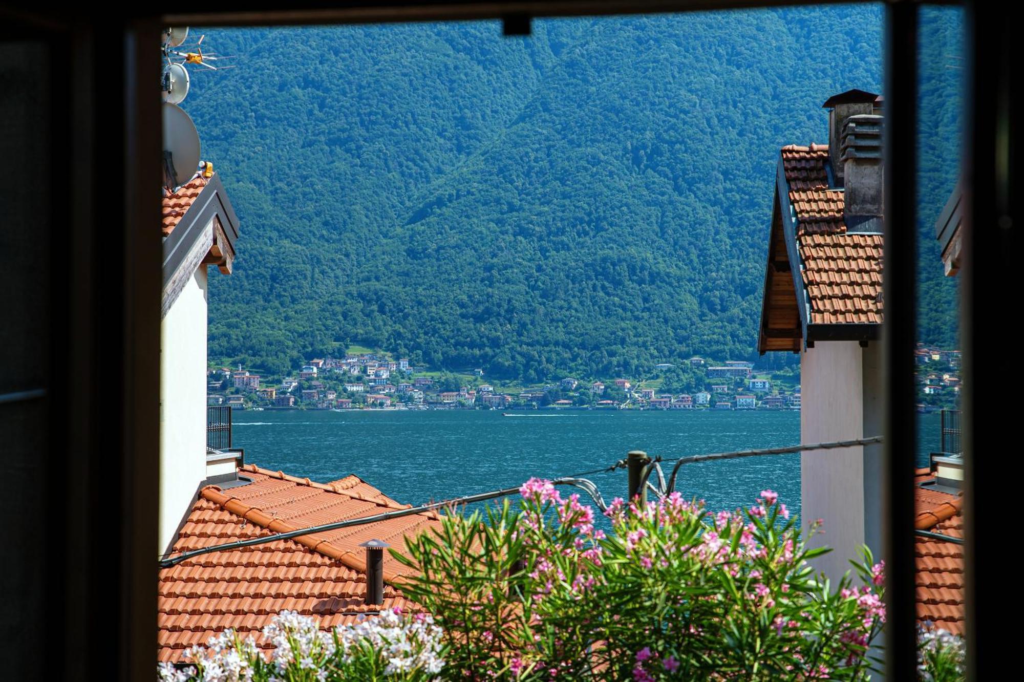Delizioso Bilocale Vista Lago Colonno Eksteriør bilde